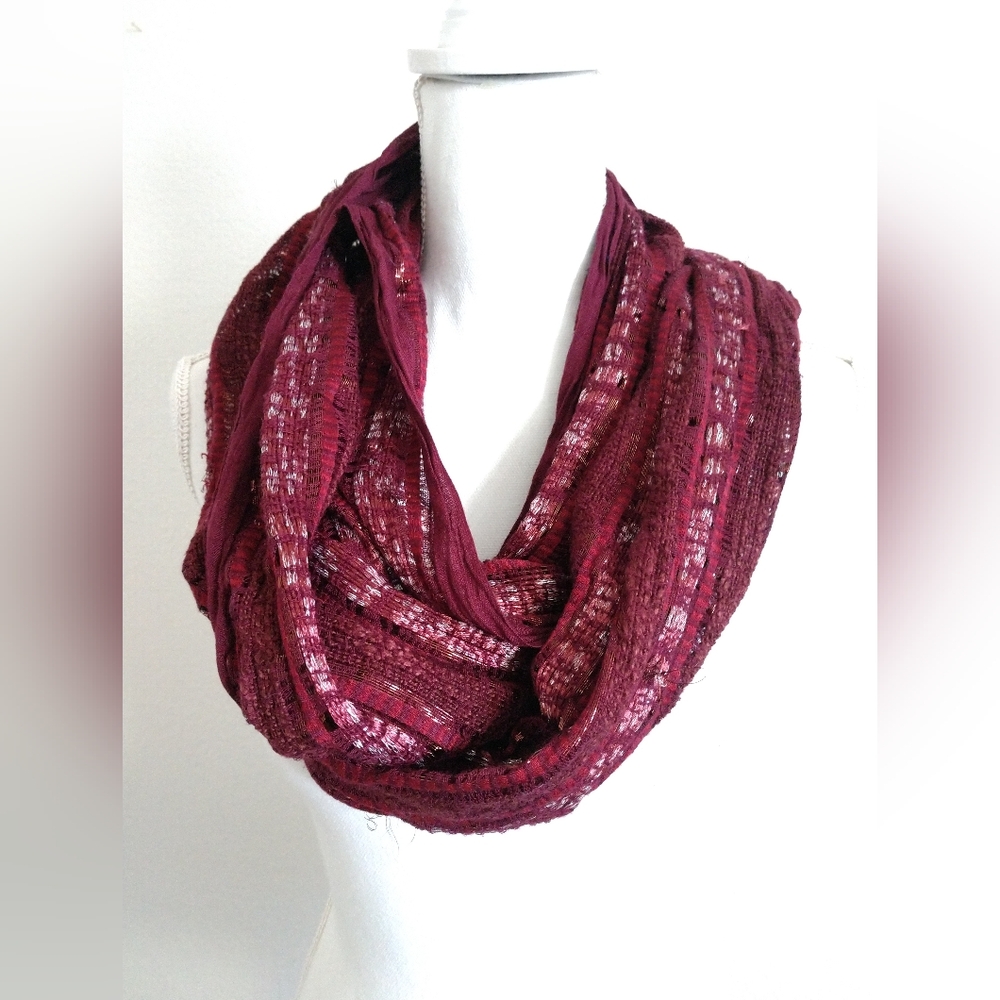 Cracker Barrel Fashion Scarf Infinity Circle Red Purple Burgundy Silver Metallic